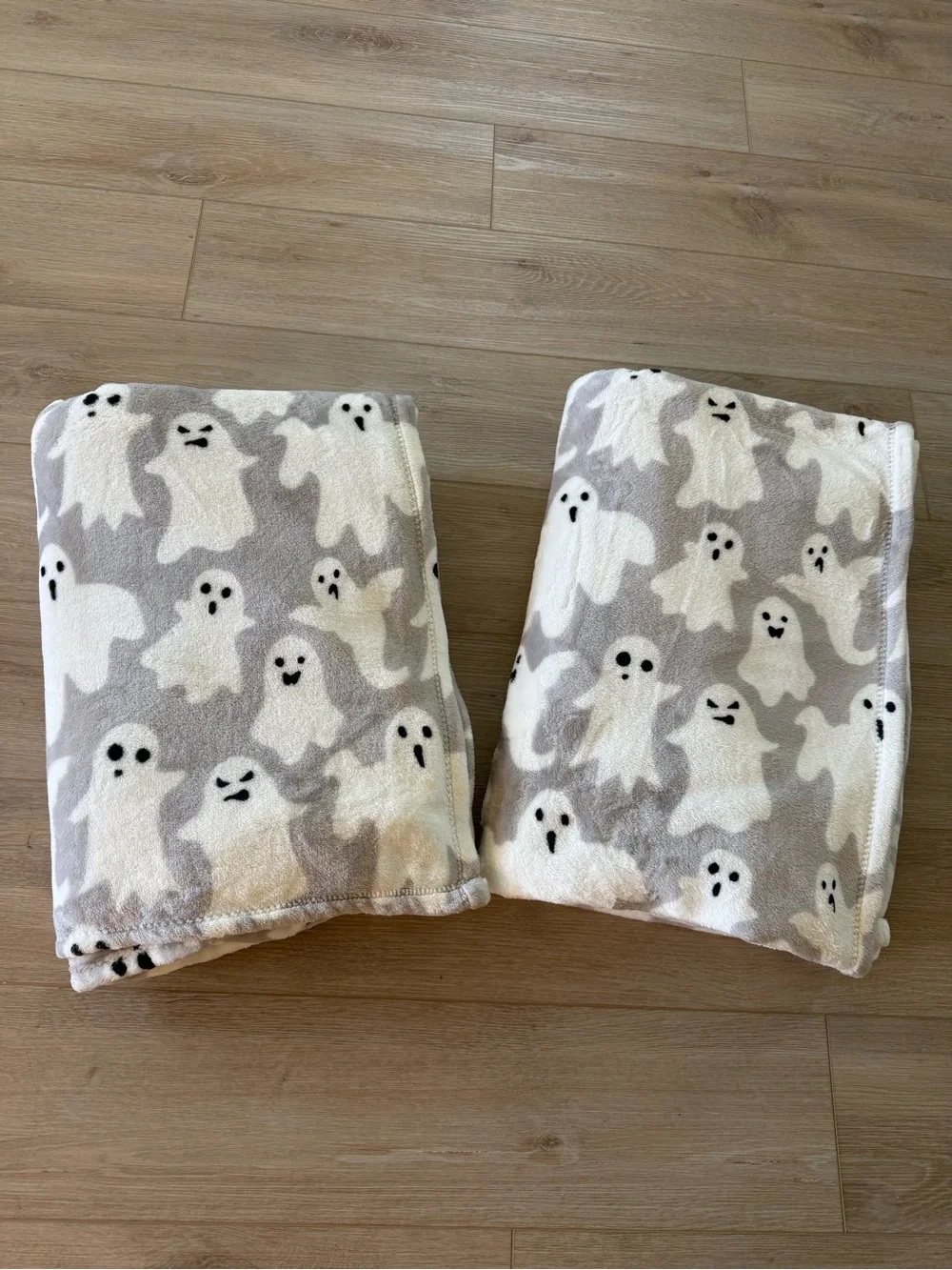 2x Viral HomeGoods x Berkshire Blanket & Home Co. Gray Ghost Throw Blankets